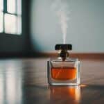 Um súbito perfume em uma sala vazia