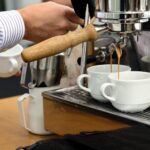 Como prolongar a vida útil da sua cafeteira (e evitar sabores estranhos)