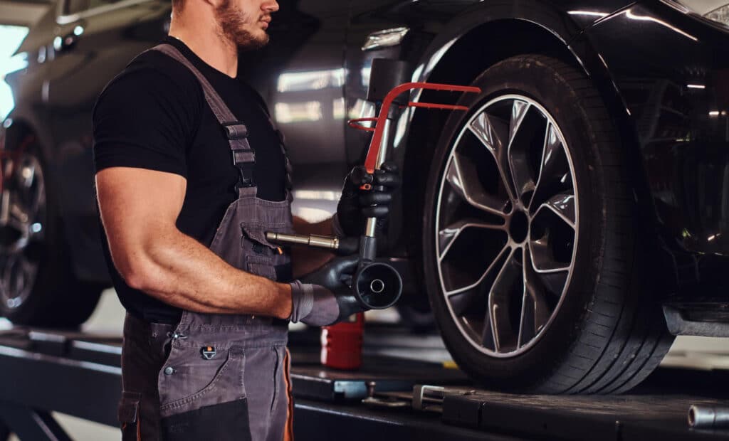 Como usar cupons de desconto para comprar peças de carro 