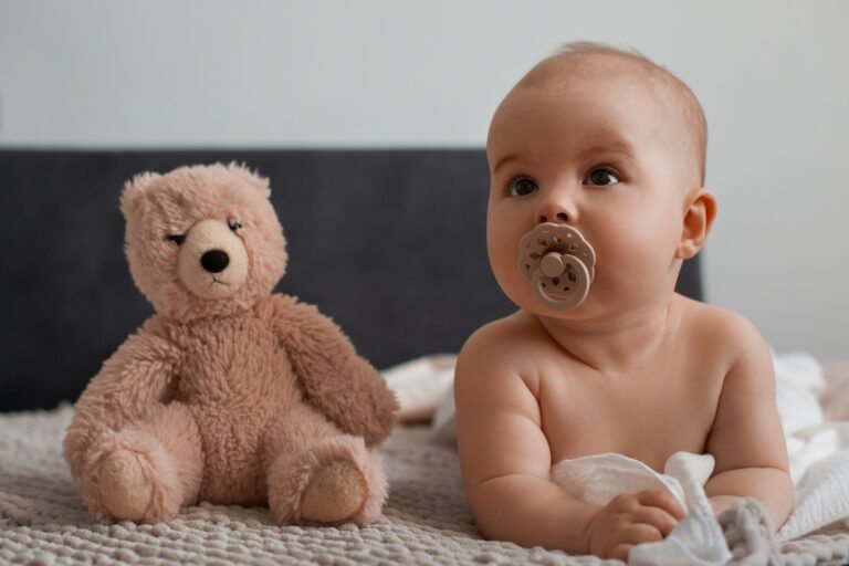 Chupeta acalma o bebê ou vicia?