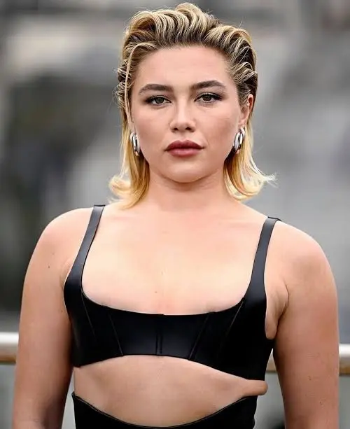 Qual a altura de Florence Pugh? Descubra estatura e curiosidades