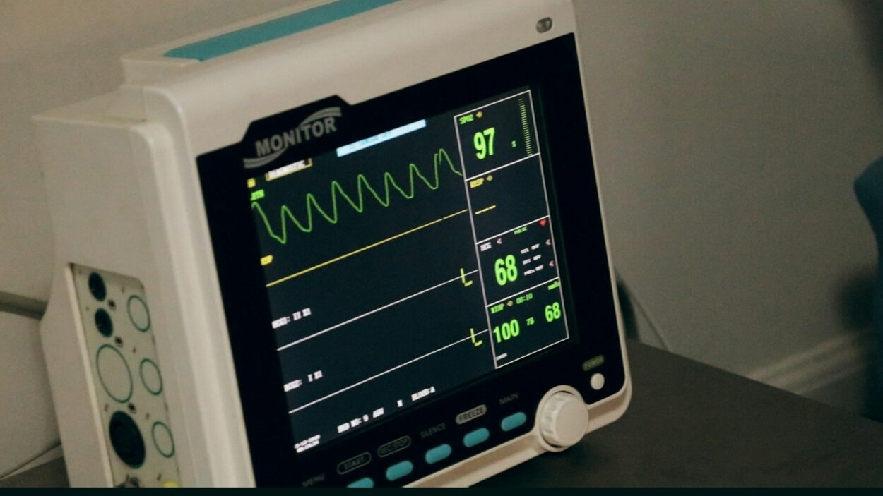 Nobreak para equipamentos médicos: o que considerar na Feira Hospitalar