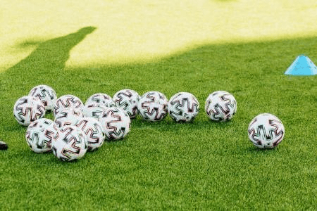 Apaixonados por futebol: a busca pela bola oficial da Copa do Mundo 2026